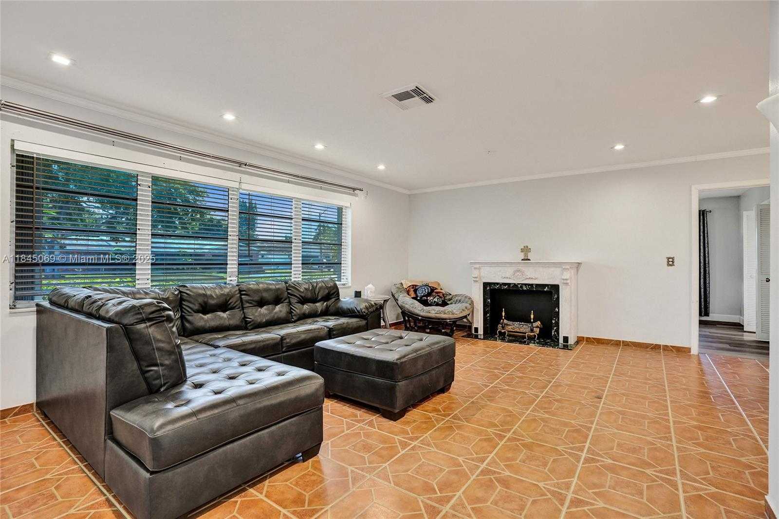 Small Image of 2525 SOUTH WEST 86TH AVE, Davie Number 11