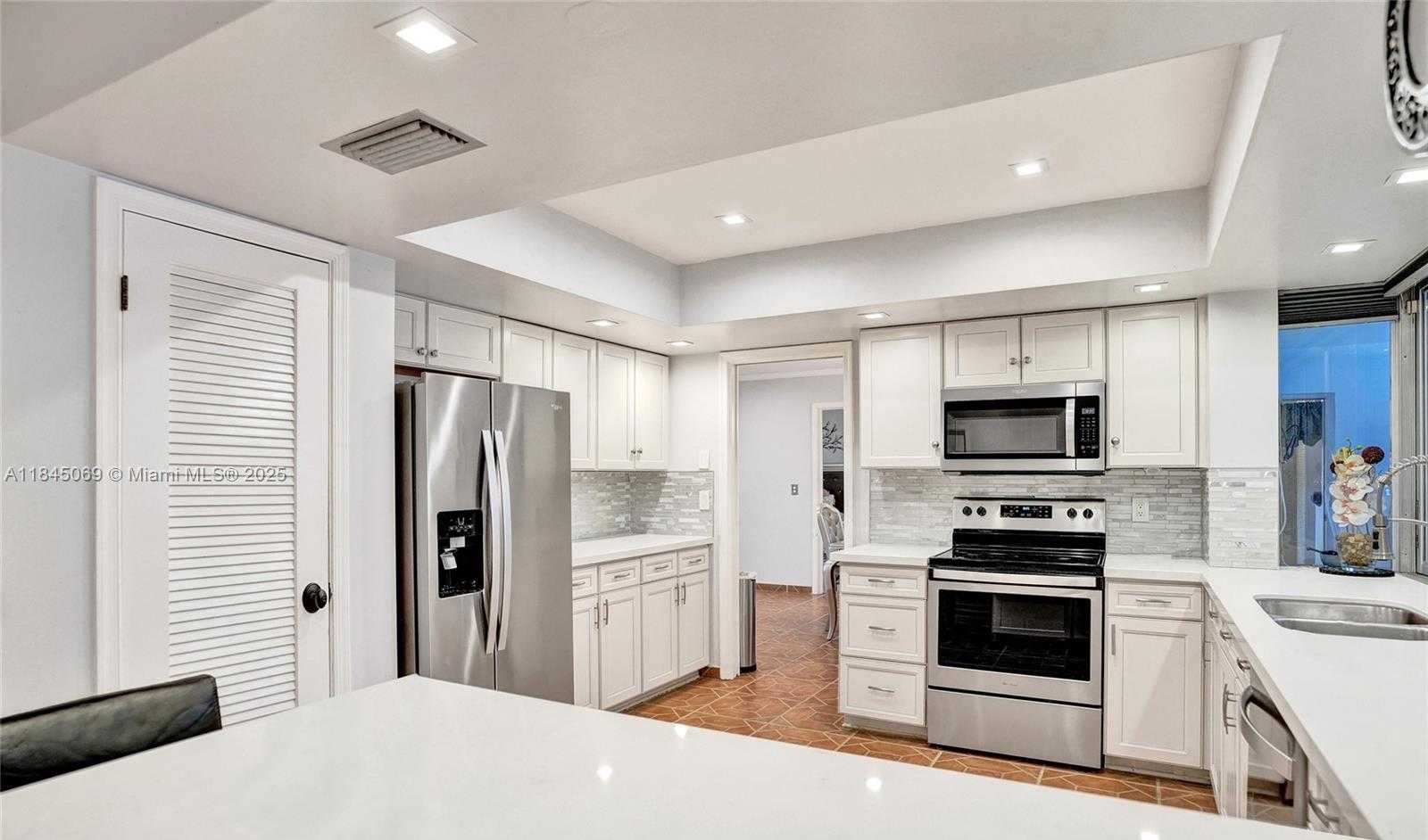 Small Image of 2525 SOUTH WEST 86TH AVE, Davie Number 15