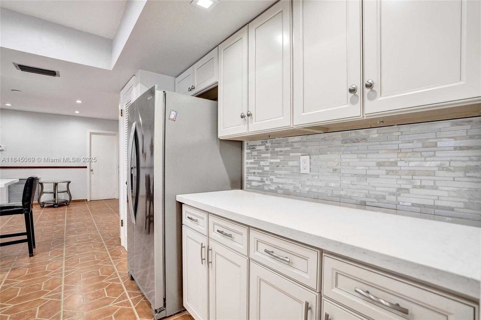 Small Image of 2525 SOUTH WEST 86TH AVE, Davie Number 16