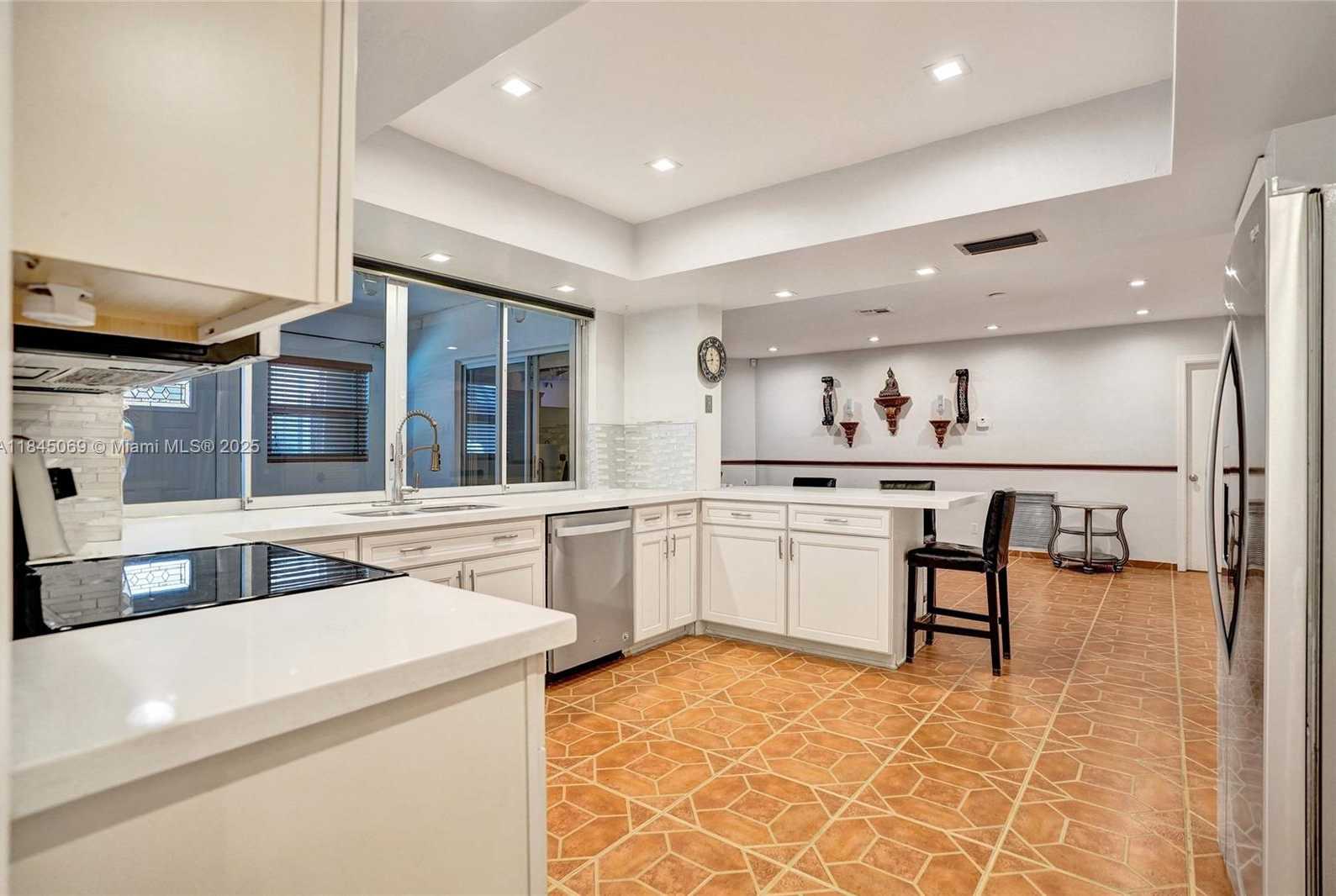 Small Image of 2525 SOUTH WEST 86TH AVE, Davie Number 19