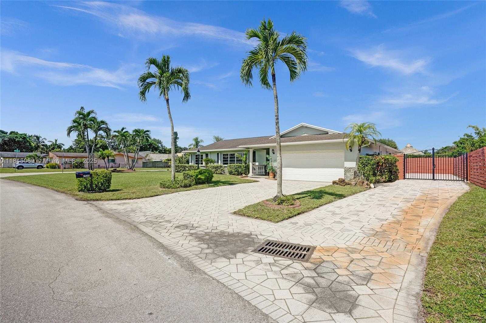 Small Image of 2525 SOUTH WEST 86TH AVE, Davie Number 2