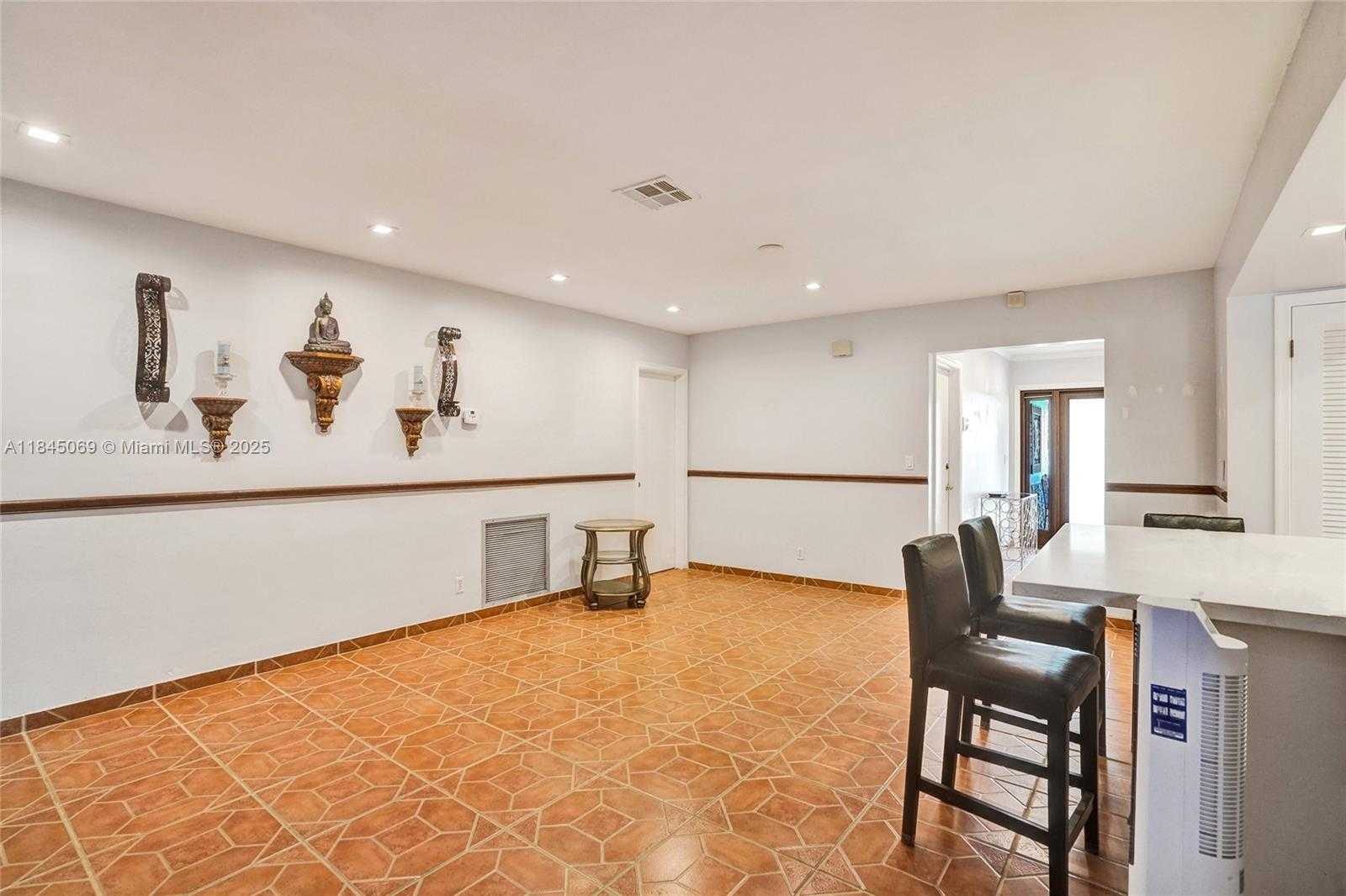Small Image of 2525 SOUTH WEST 86TH AVE, Davie Number 22