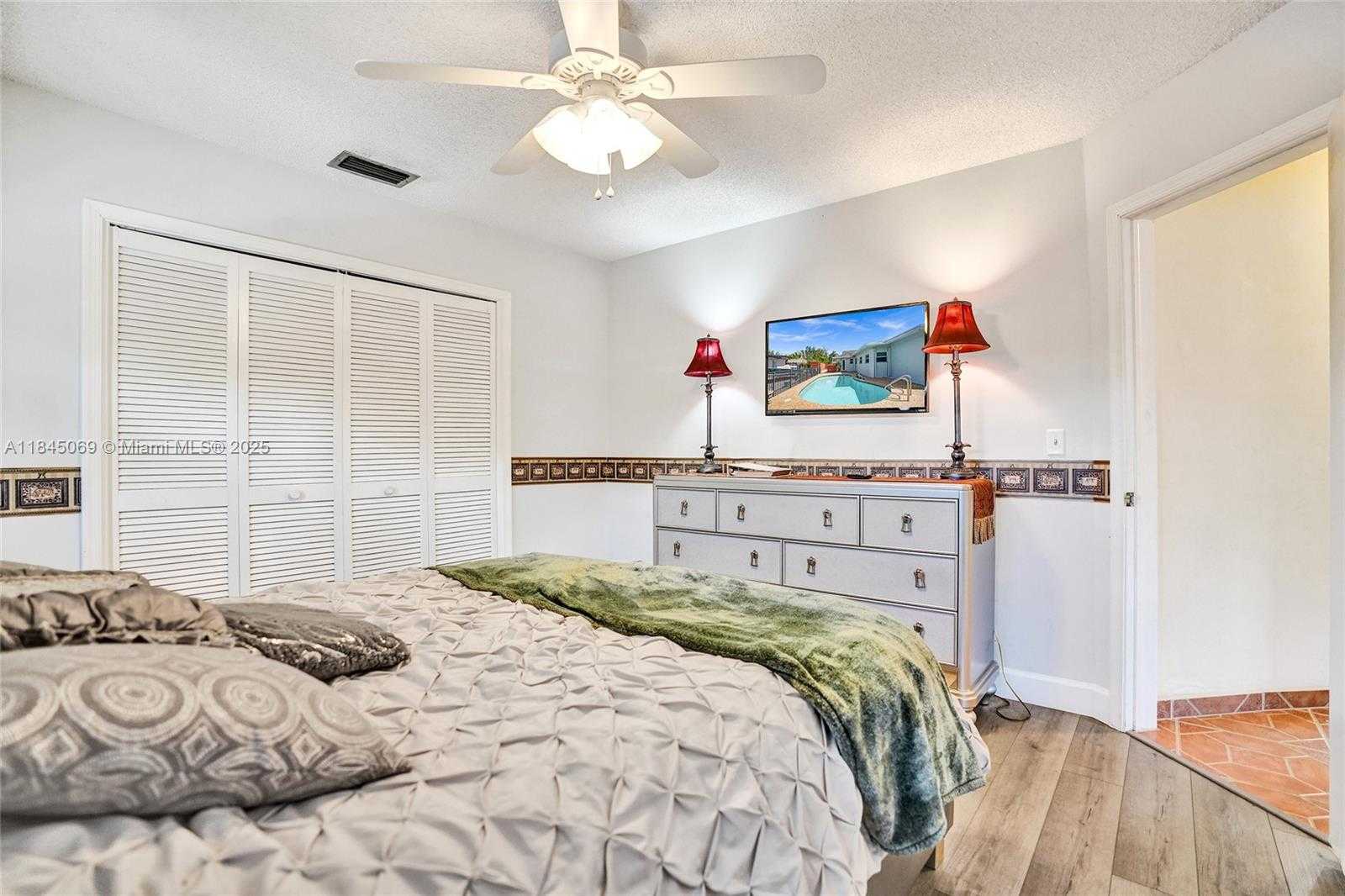 Small Image of 2525 SOUTH WEST 86TH AVE, Davie Number 39