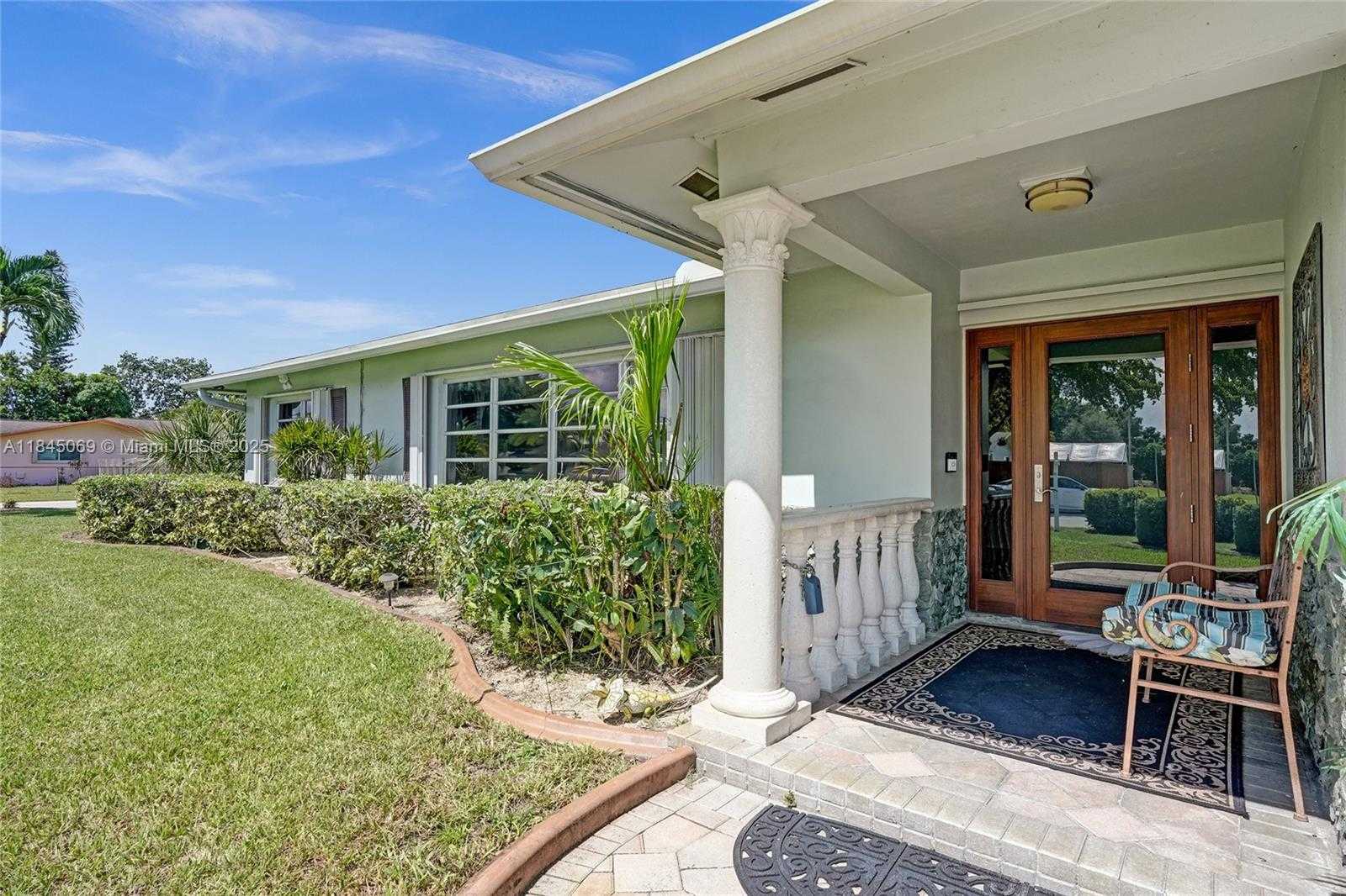 Small Image of 2525 SOUTH WEST 86TH AVE, Davie Number 5
