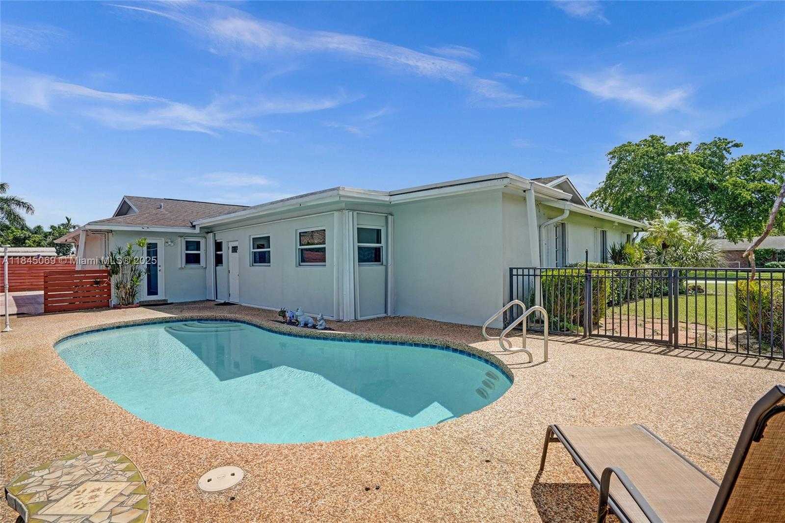 Small Image of 2525 SOUTH WEST 86TH AVE, Davie Number 52