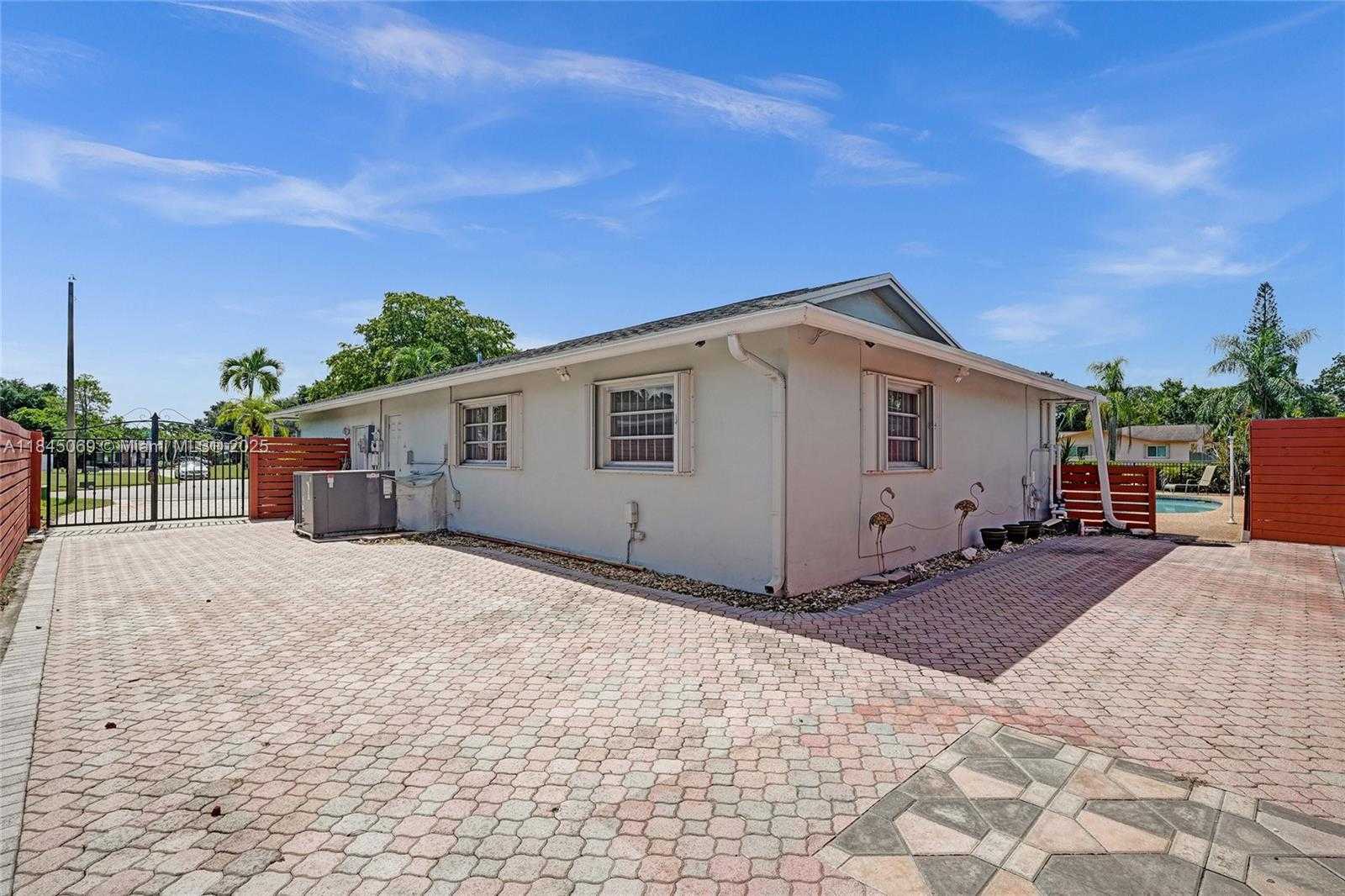 Small Image of 2525 SOUTH WEST 86TH AVE, Davie Number 55