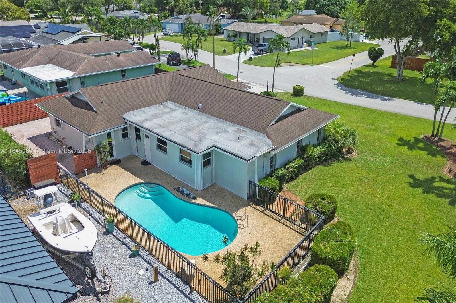 Small Image of 2525 SOUTH WEST 86TH AVE, Davie Number 60