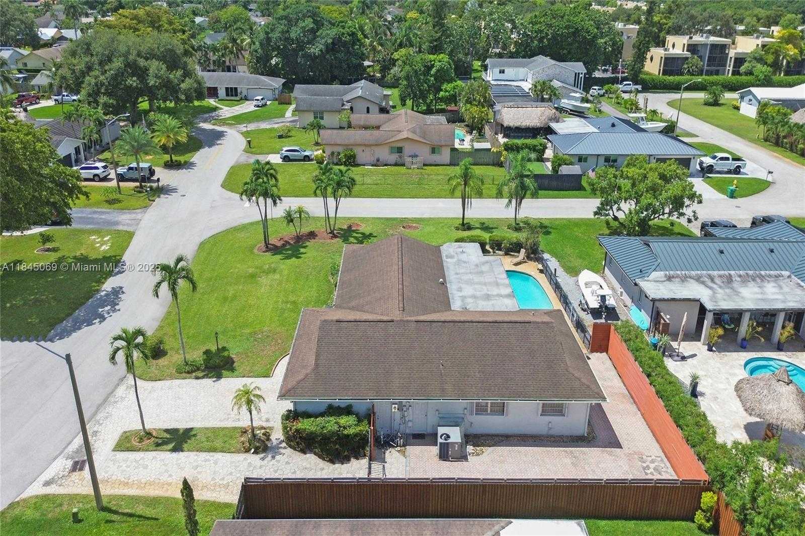 Small Image of 2525 SOUTH WEST 86TH AVE, Davie Number 62