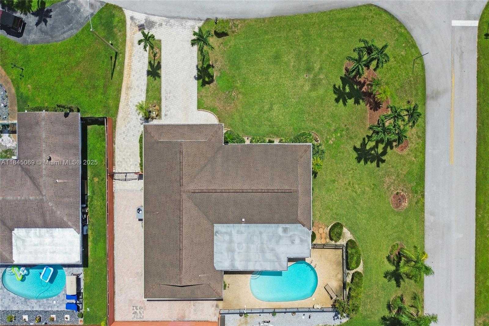 Small Image of 2525 SOUTH WEST 86TH AVE, Davie Number 63