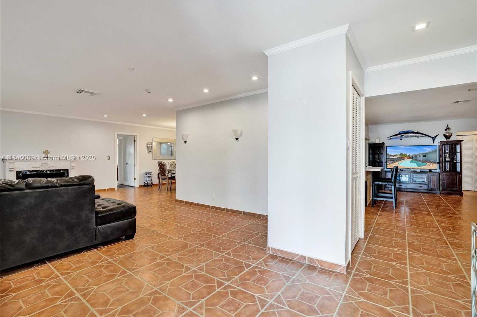 Small Image of 2525 SOUTH WEST 86TH AVE, Davie Number 7