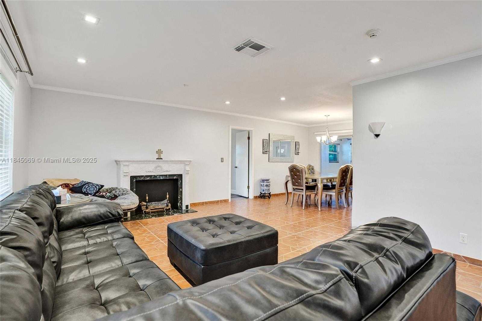 Small Image of 2525 SOUTH WEST 86TH AVE, Davie Number 8