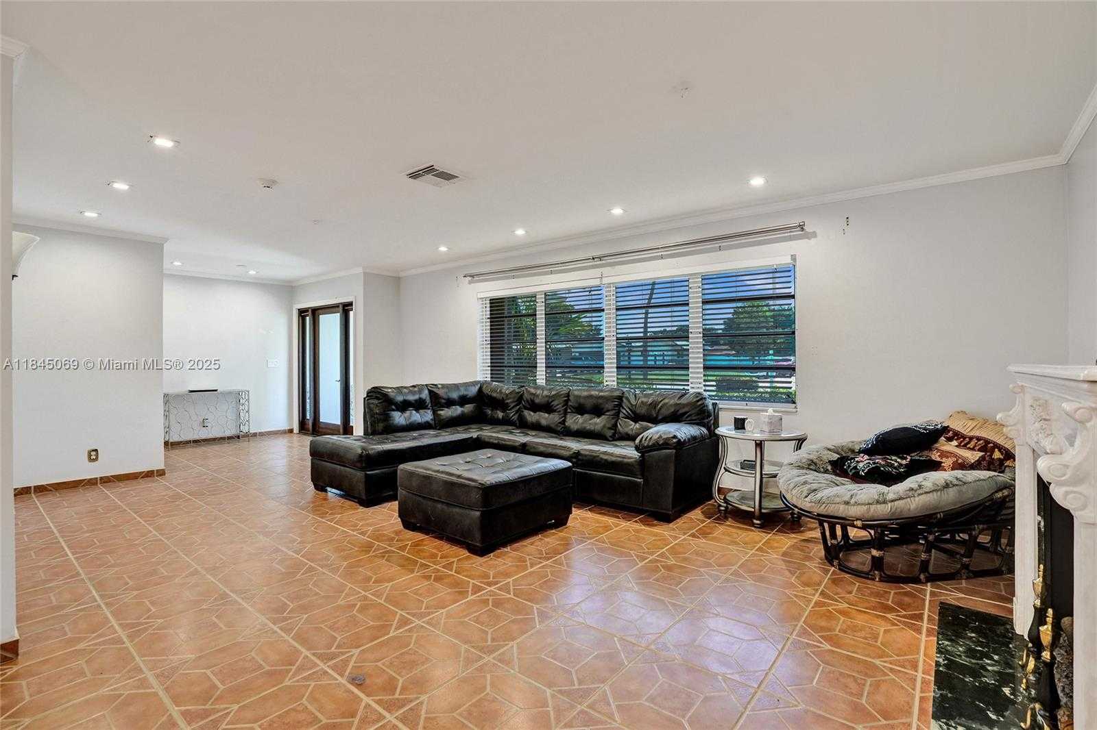 Small Image of 2525 SOUTH WEST 86TH AVE, Davie Number 9