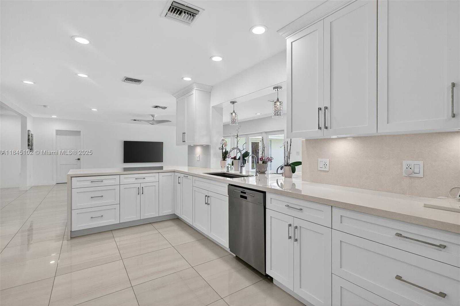 Small Image of 7200 SOUTH WEST 137TH ST, Palmetto Bay Number 11