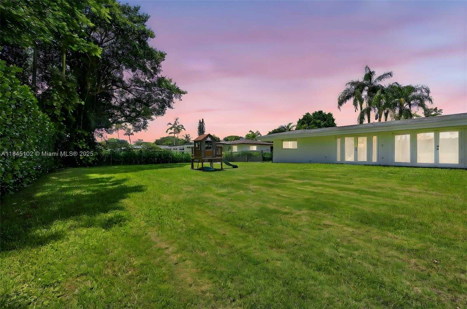 Small Image of 7200 SOUTH WEST 137TH ST, Palmetto Bay Number 29
