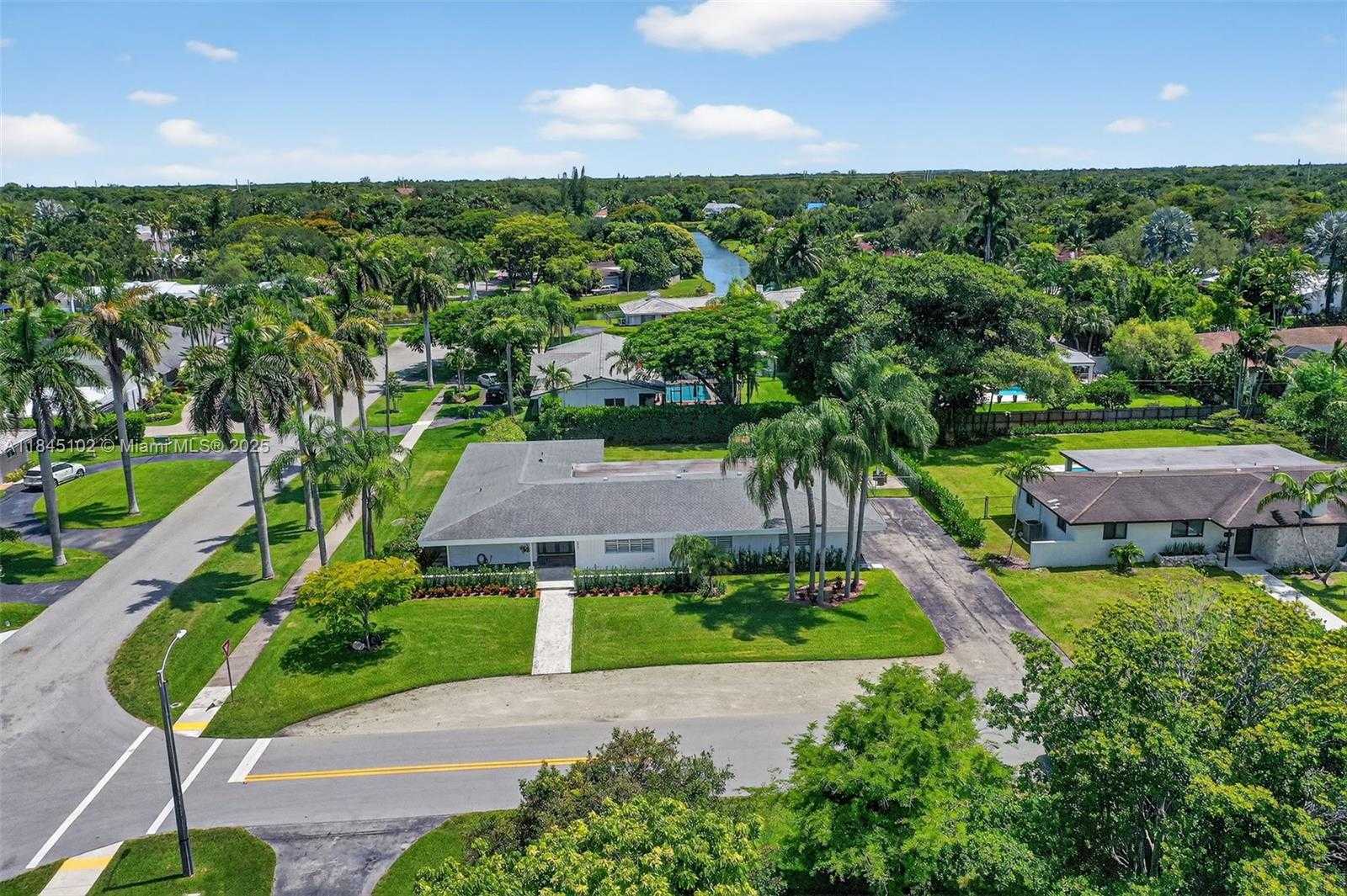 Small Image of 7200 SOUTH WEST 137TH ST, Palmetto Bay Number 30
