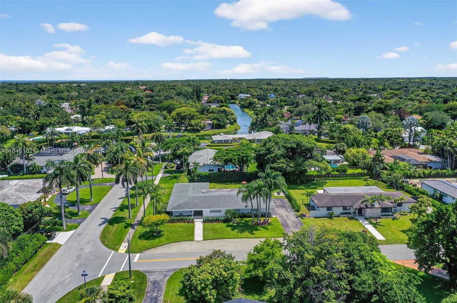 Small Image of 7200 SOUTH WEST 137TH ST, Palmetto Bay Number 32