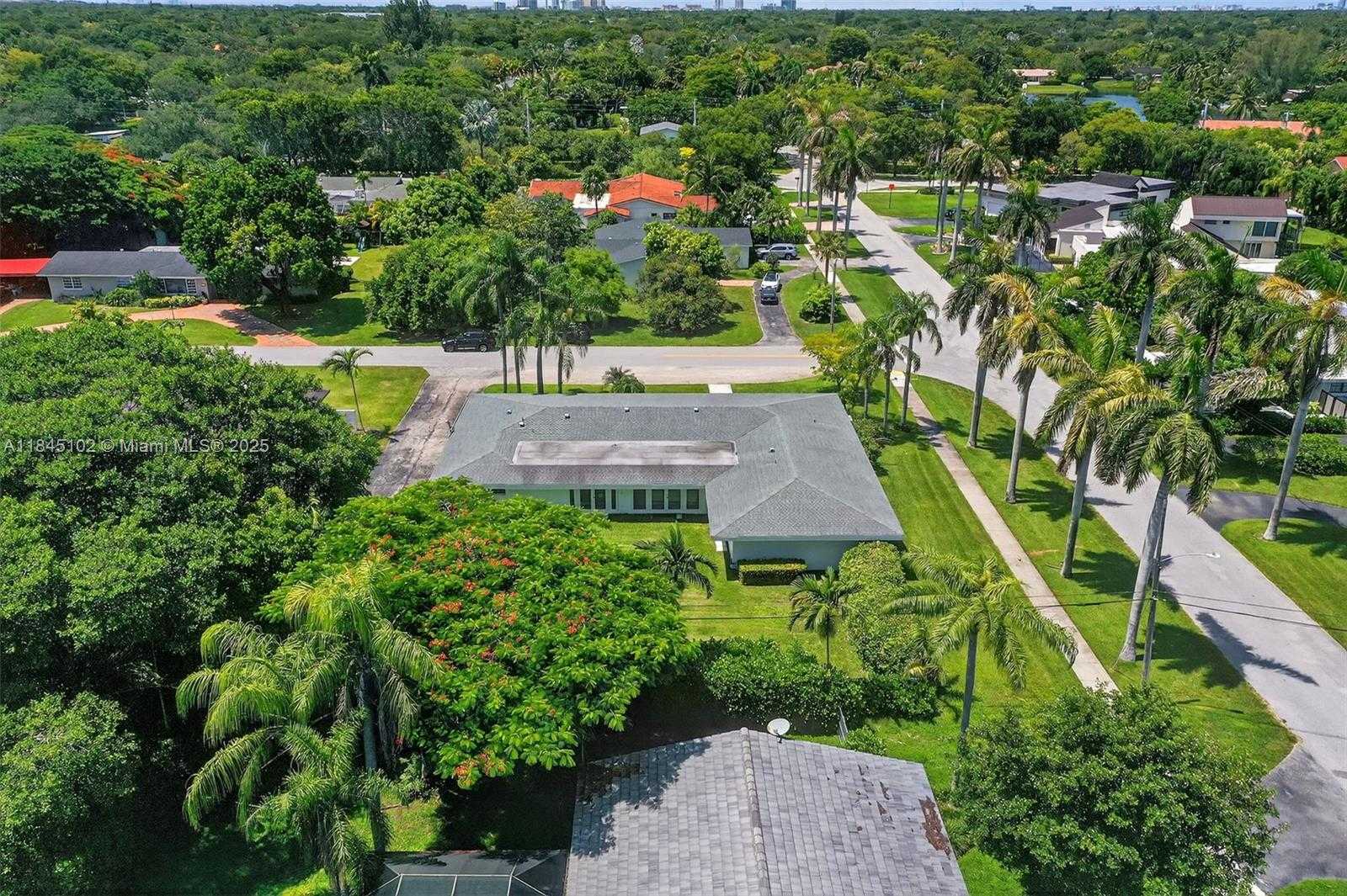 Small Image of 7200 SOUTH WEST 137TH ST, Palmetto Bay Number 34