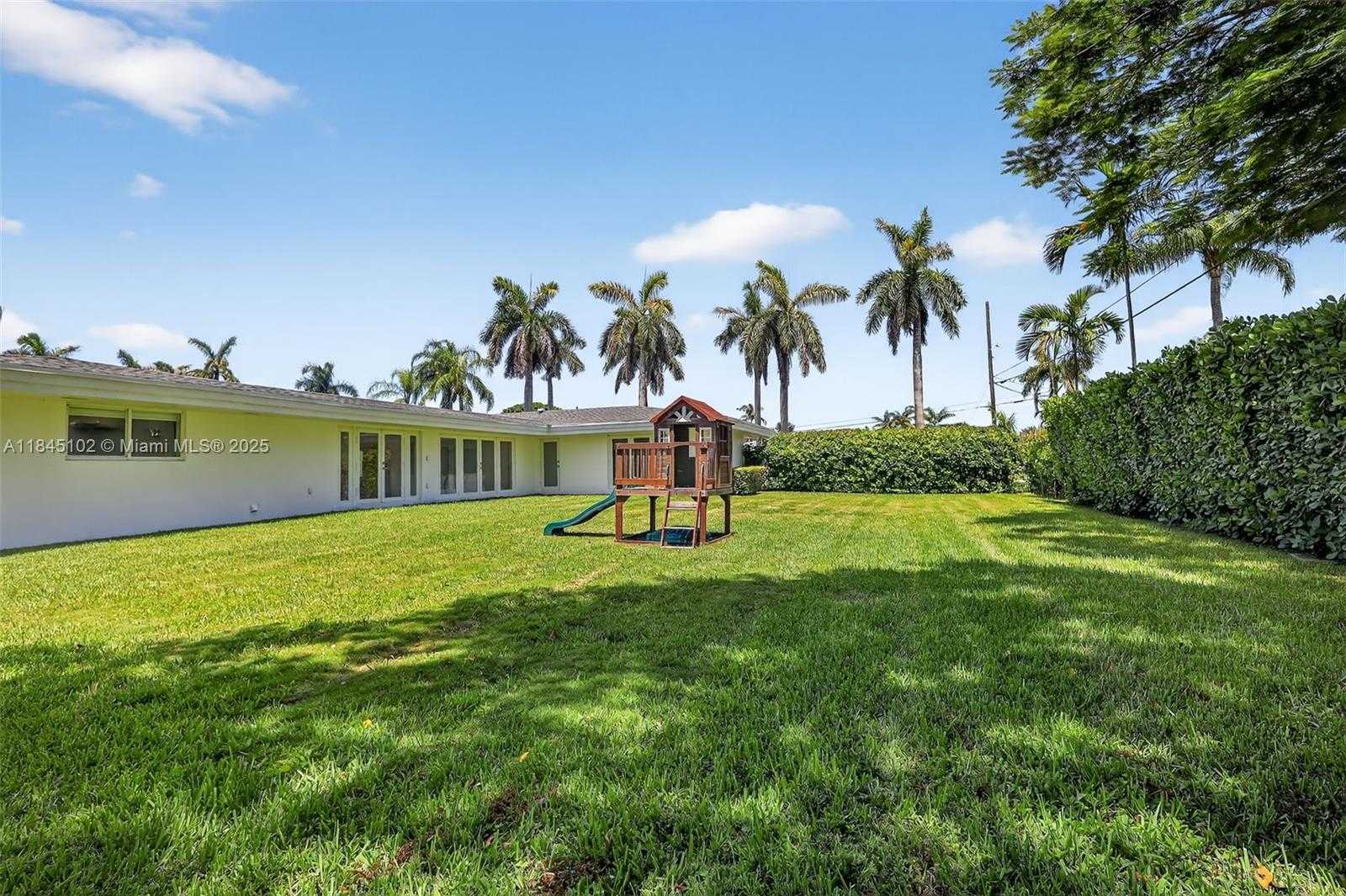 Small Image of 7200 SOUTH WEST 137TH ST, Palmetto Bay Number 41