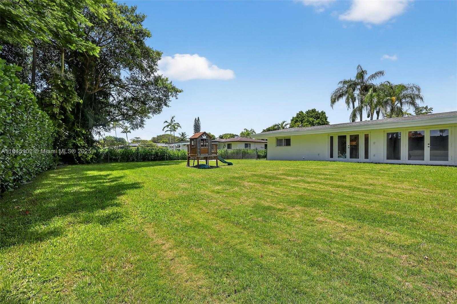 Small Image of 7200 SOUTH WEST 137TH ST, Palmetto Bay Number 42