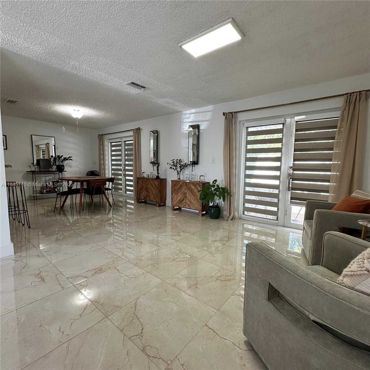 Small Image of 9857 SOUTH WEST 7TH ST, Miami Number 11
