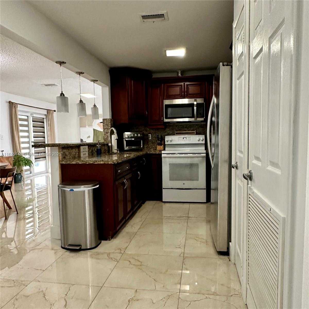 Small Image of 9857 SOUTH WEST 7TH ST, Miami Number 24