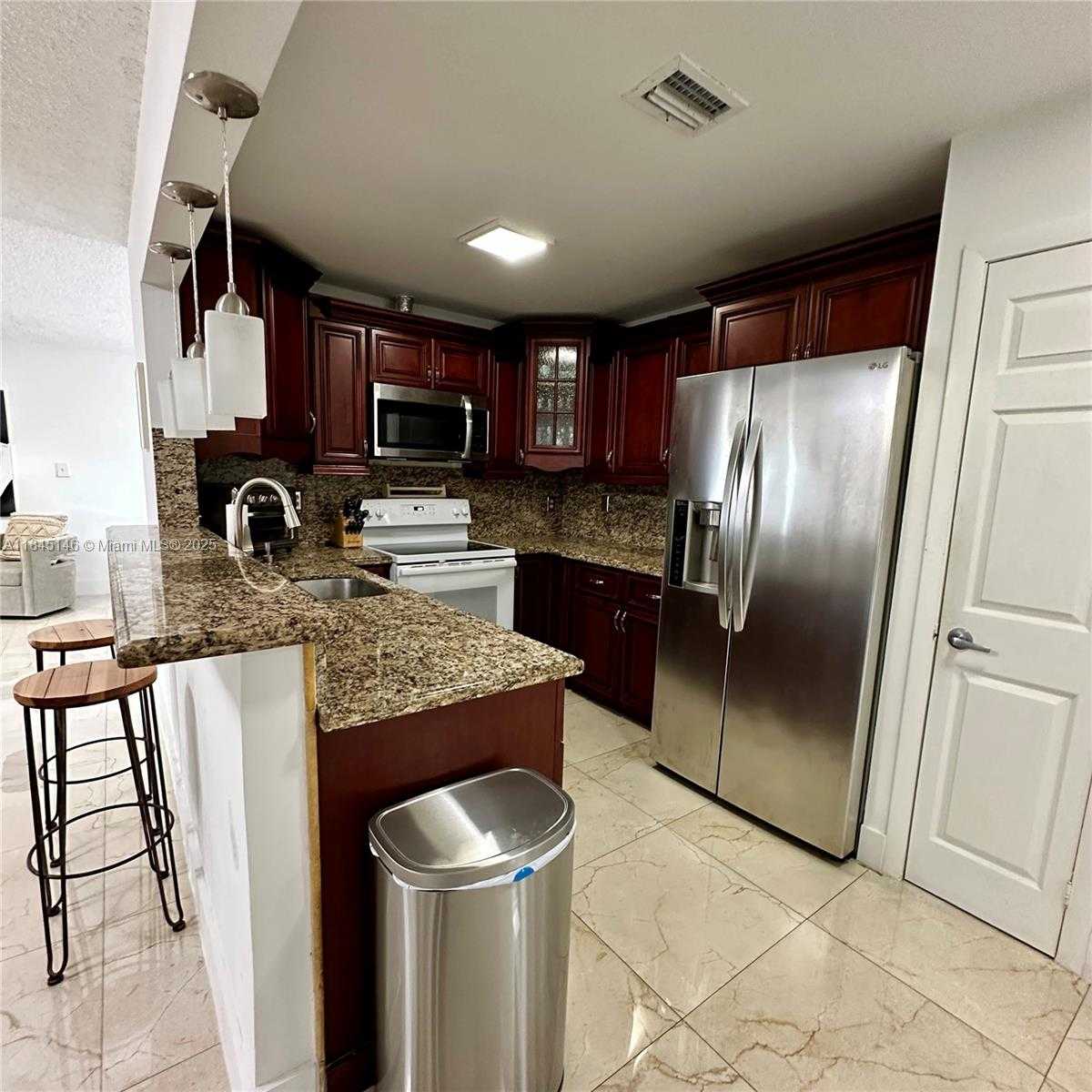 Small Image of 9857 SOUTH WEST 7TH ST, Miami Number 25