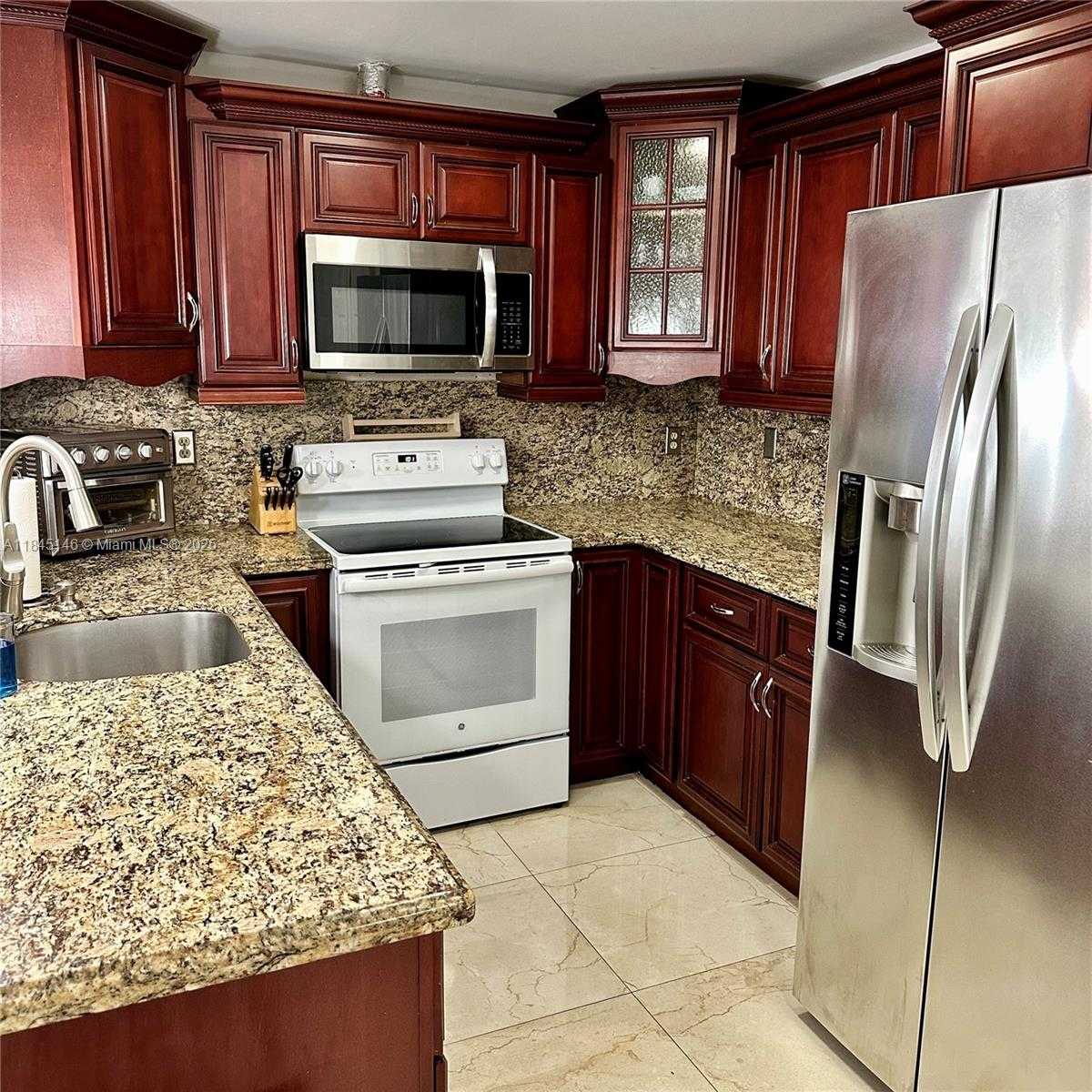 Small Image of 9857 SOUTH WEST 7TH ST, Miami Number 27