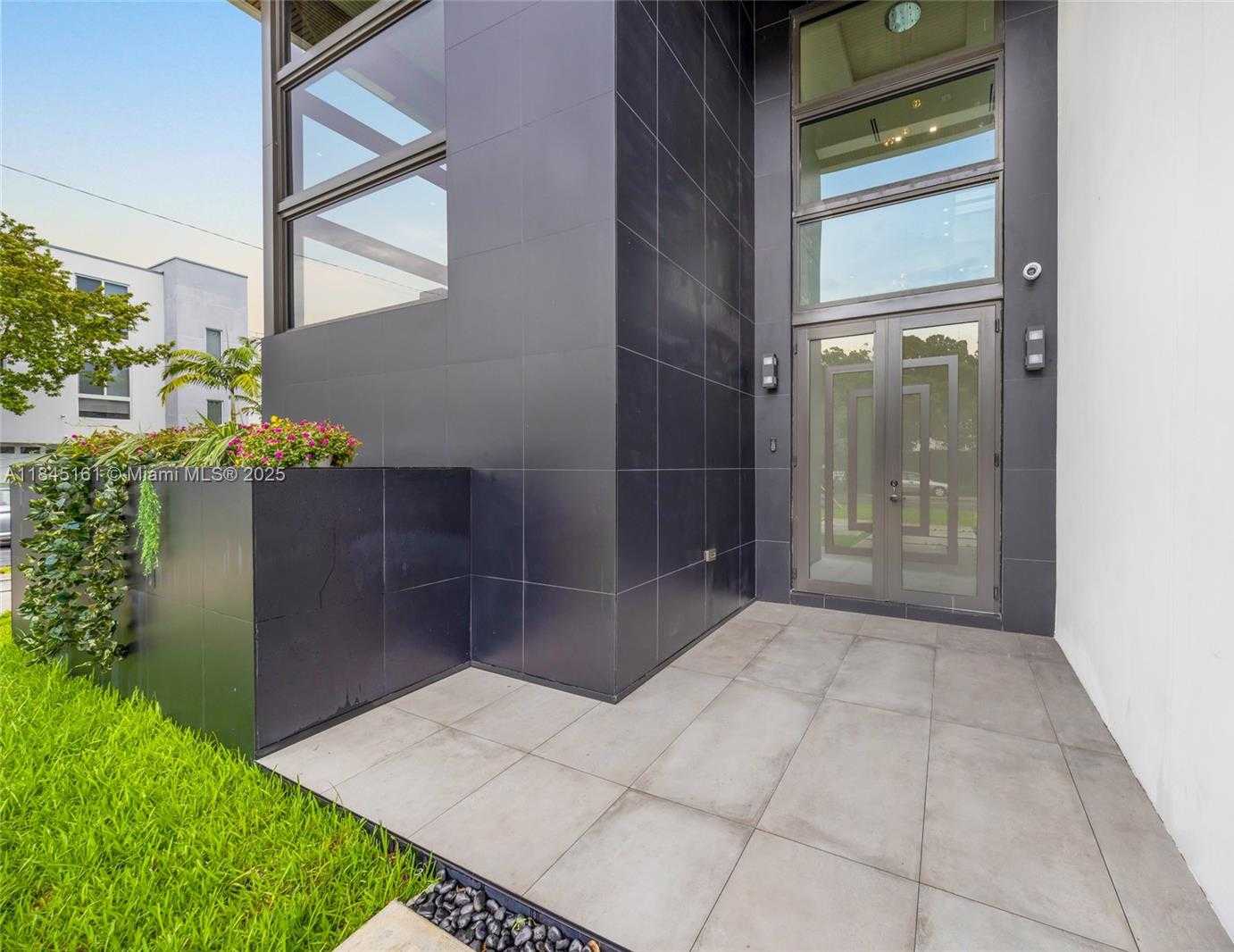 Small Image of 750 NORTH EAST 16TH AVE, Fort Lauderdale Number 9