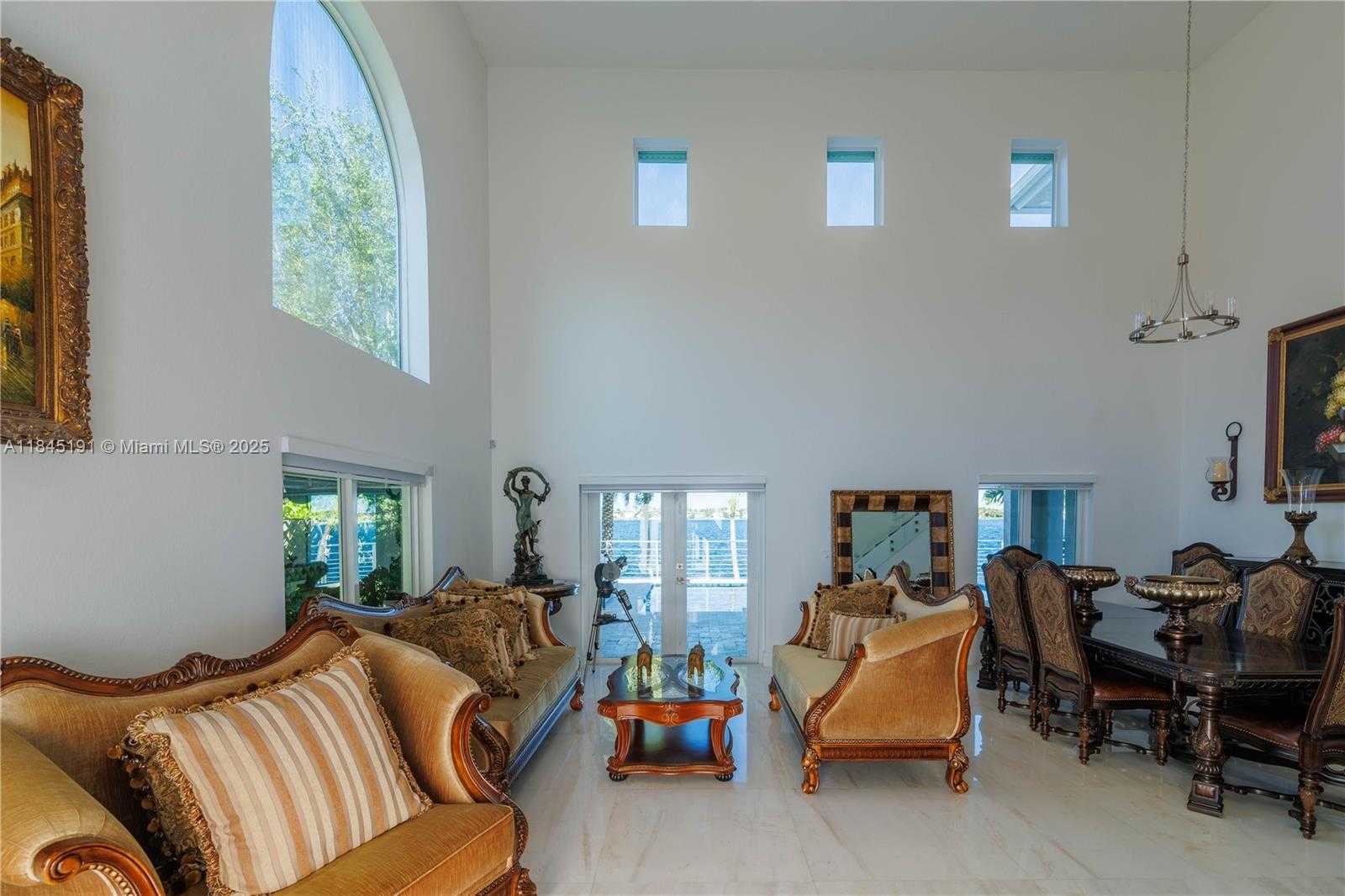 Small Image of 13731 SOUTH WEST 136TH PL, Miami Number 11