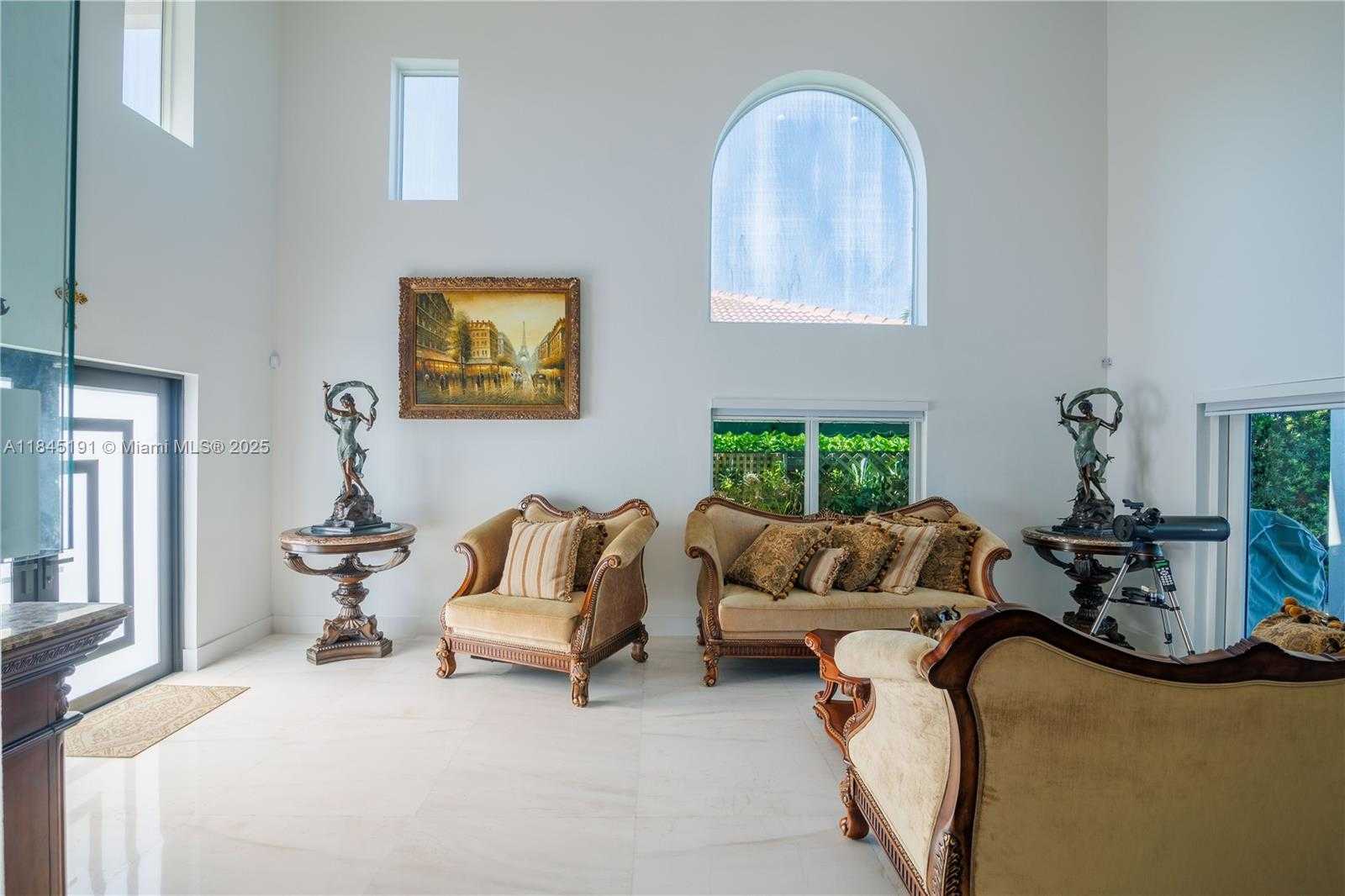 Small Image of 13731 SOUTH WEST 136TH PL, Miami Number 12