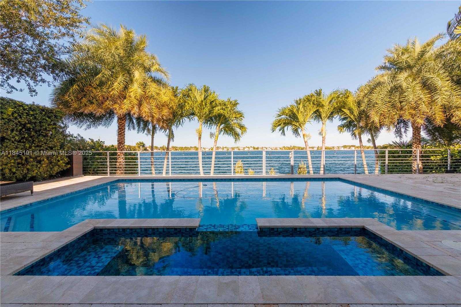 Small Image of 13731 SOUTH WEST 136TH PL, Miami Number 25