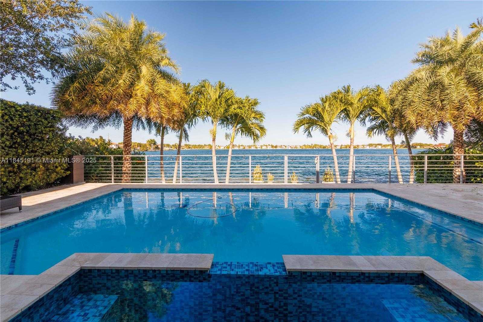 Small Image of 13731 SOUTH WEST 136TH PL, Miami Number 27