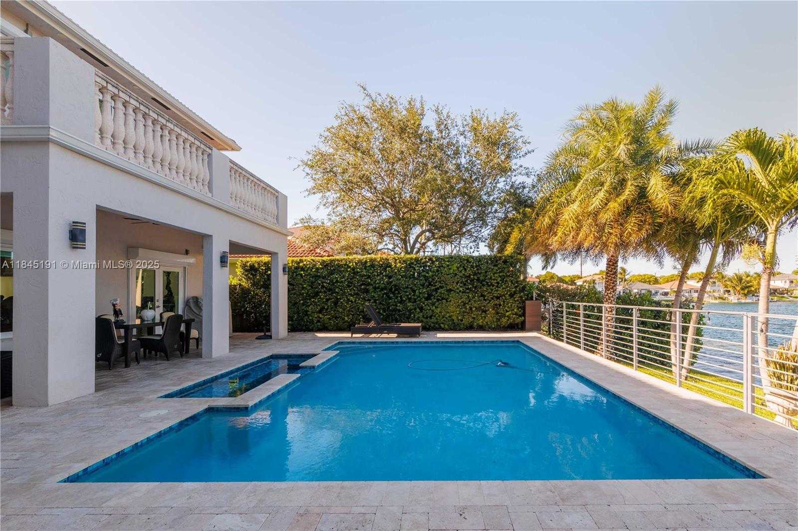 Small Image of 13731 SOUTH WEST 136TH PL, Miami Number 28