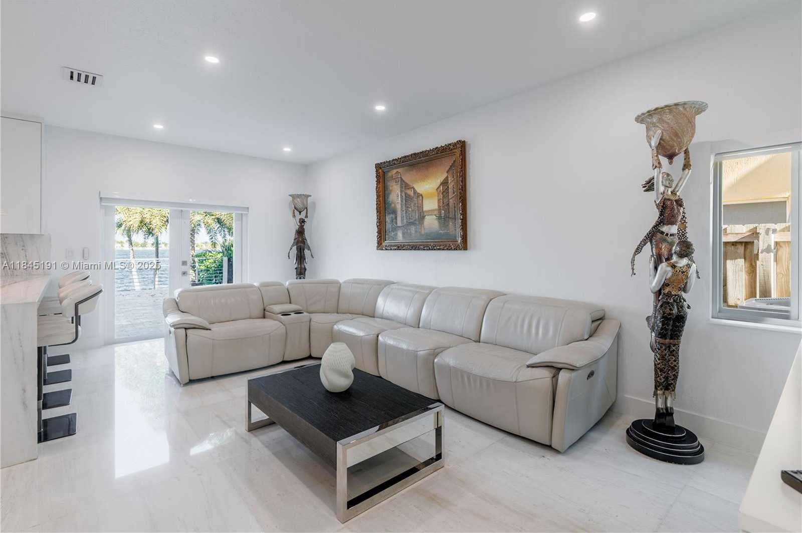Small Image of 13731 SOUTH WEST 136TH PL, Miami Number 35