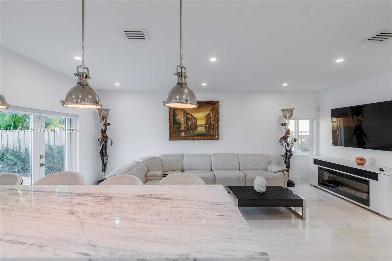 Small Image of 13731 SOUTH WEST 136TH PL, Miami Number 36