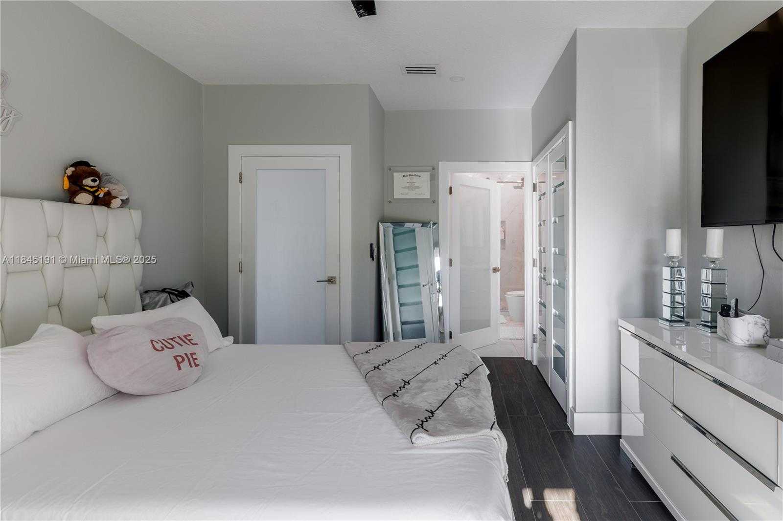 Small Image of 13731 SOUTH WEST 136TH PL, Miami Number 61