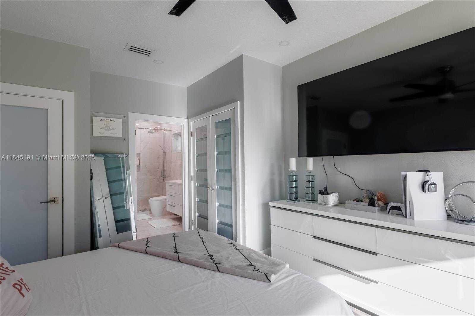 Small Image of 13731 SOUTH WEST 136TH PL, Miami Number 62