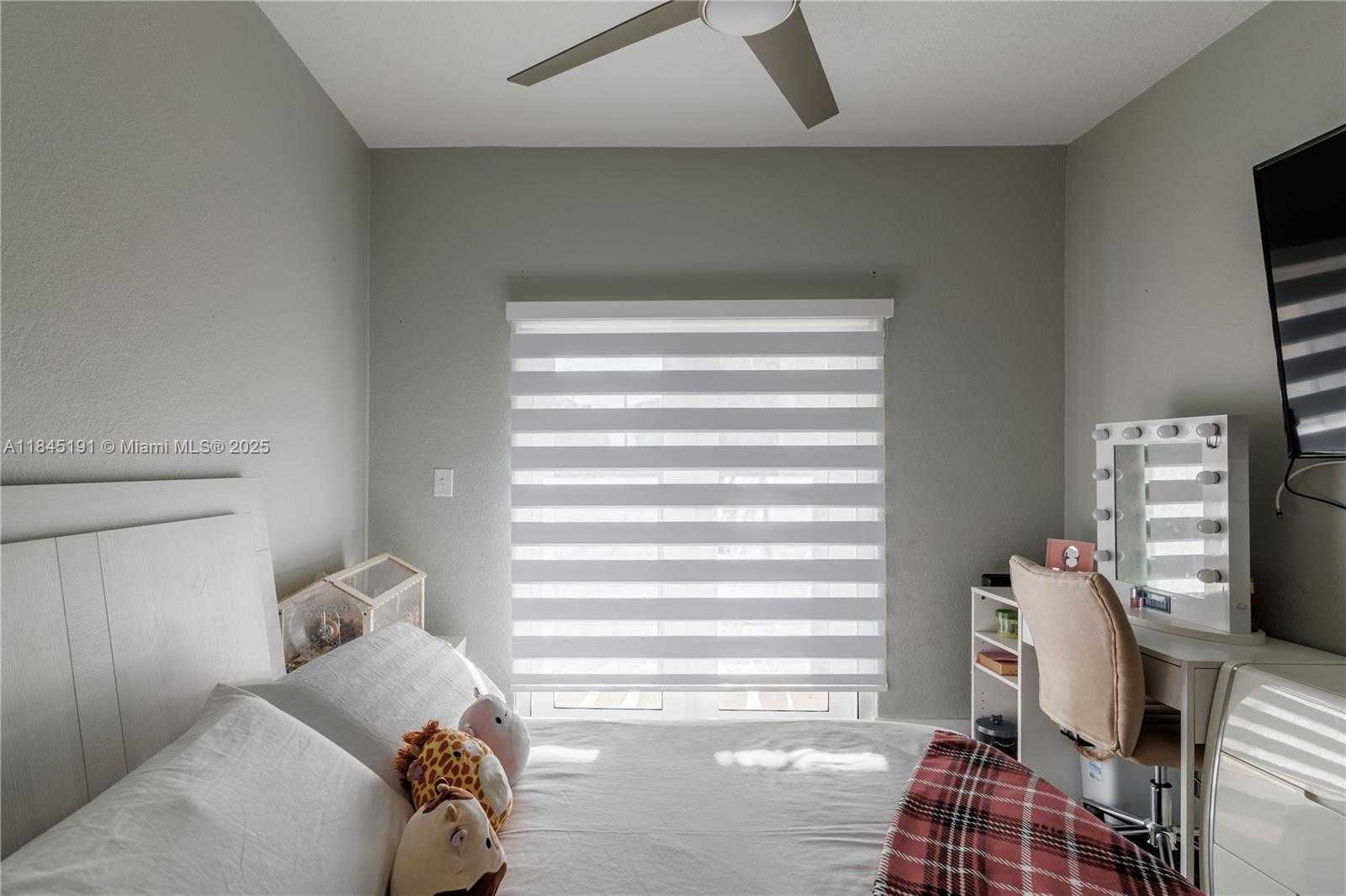 Small Image of 13731 SOUTH WEST 136TH PL, Miami Number 70