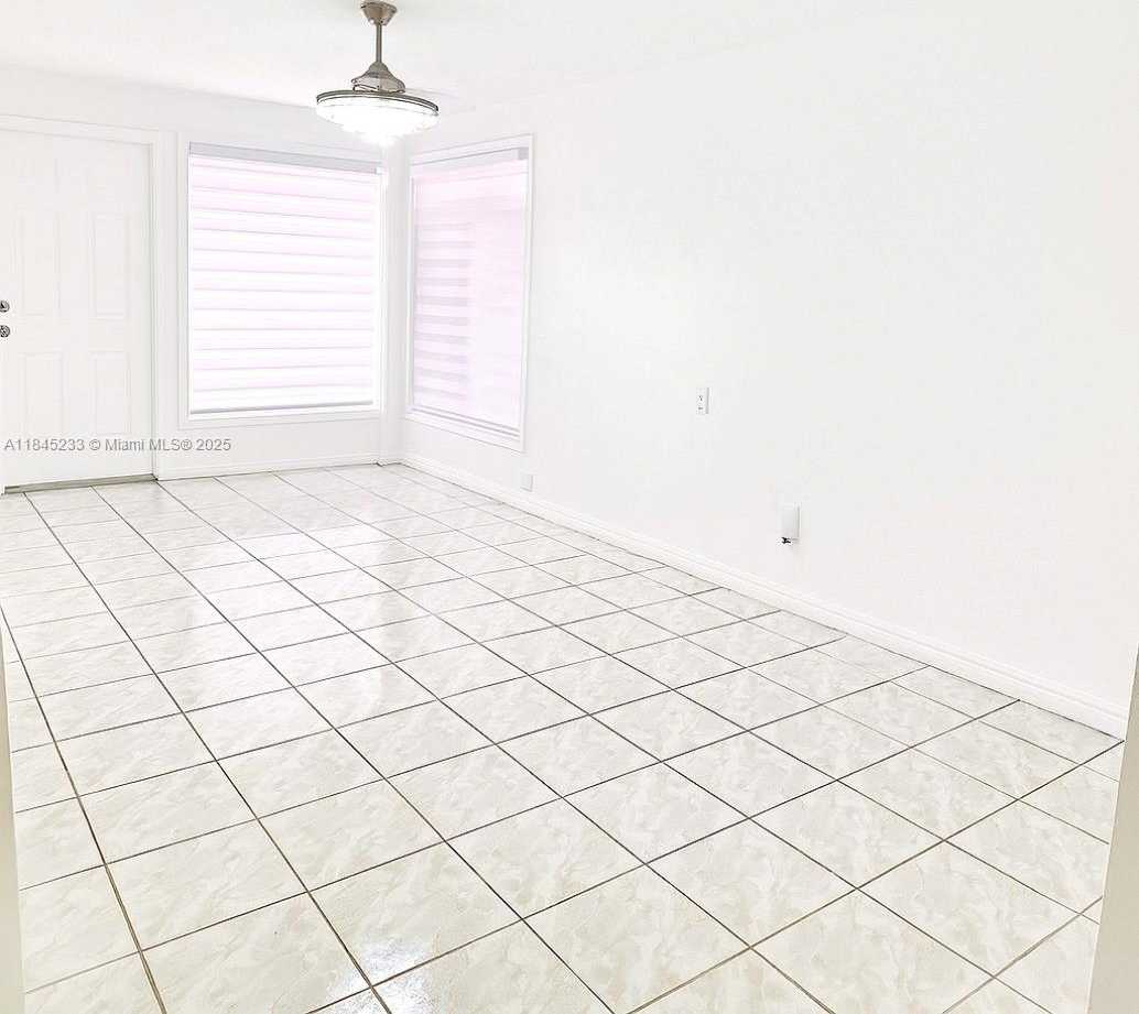 Small Image of 6120 HAYES ST, Hollywood Number 11