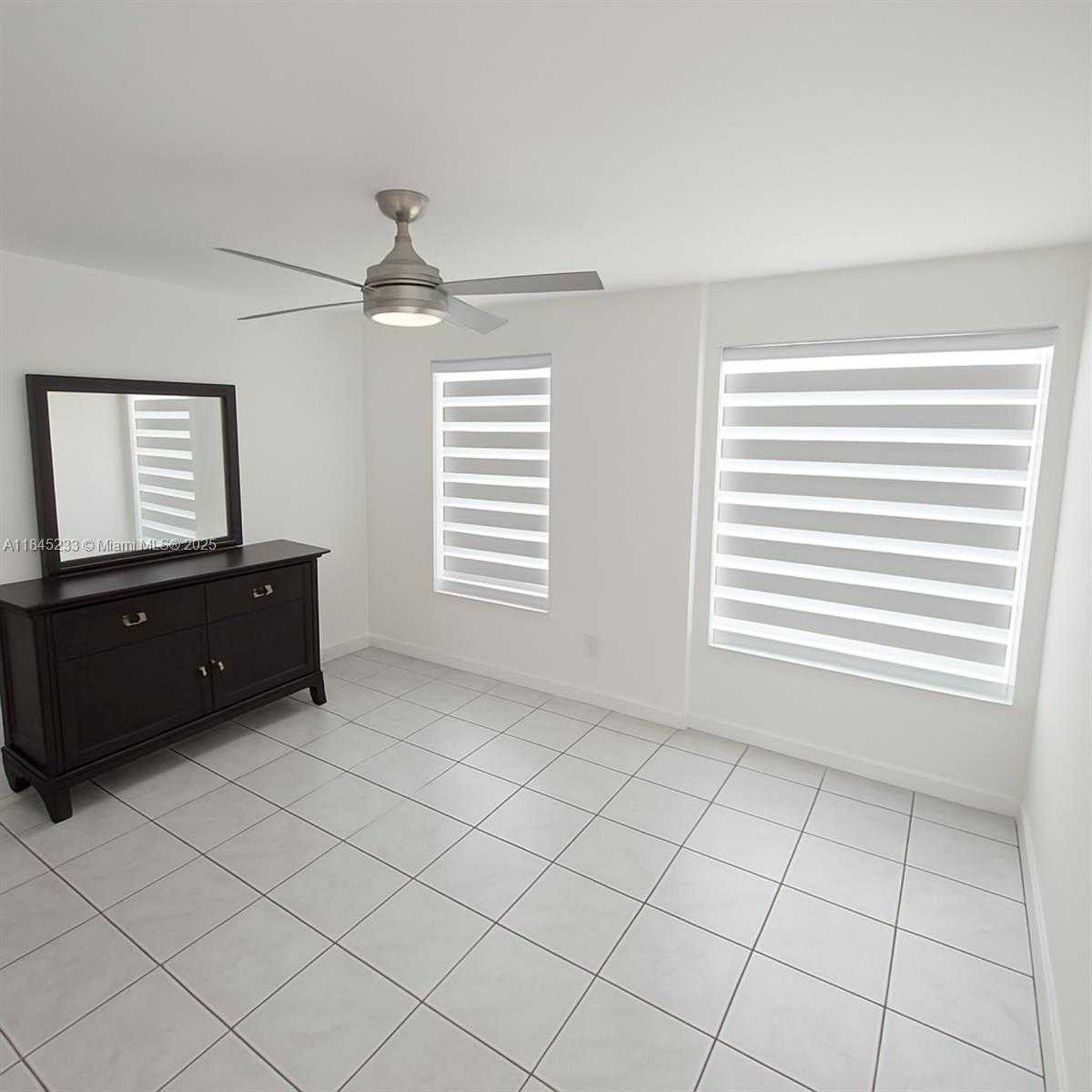 Small Image of 6120 HAYES ST, Hollywood Number 12