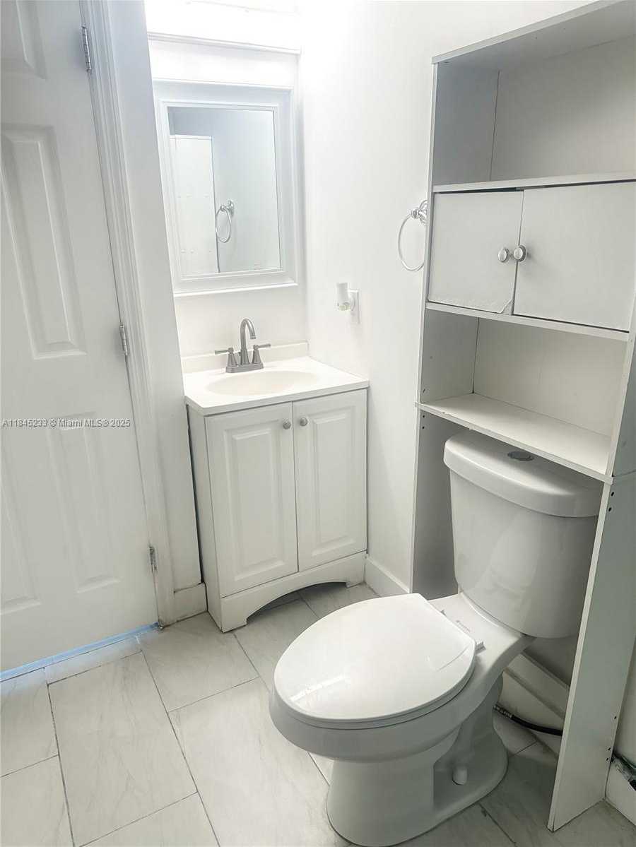 Small Image of 6120 HAYES ST, Hollywood Number 15