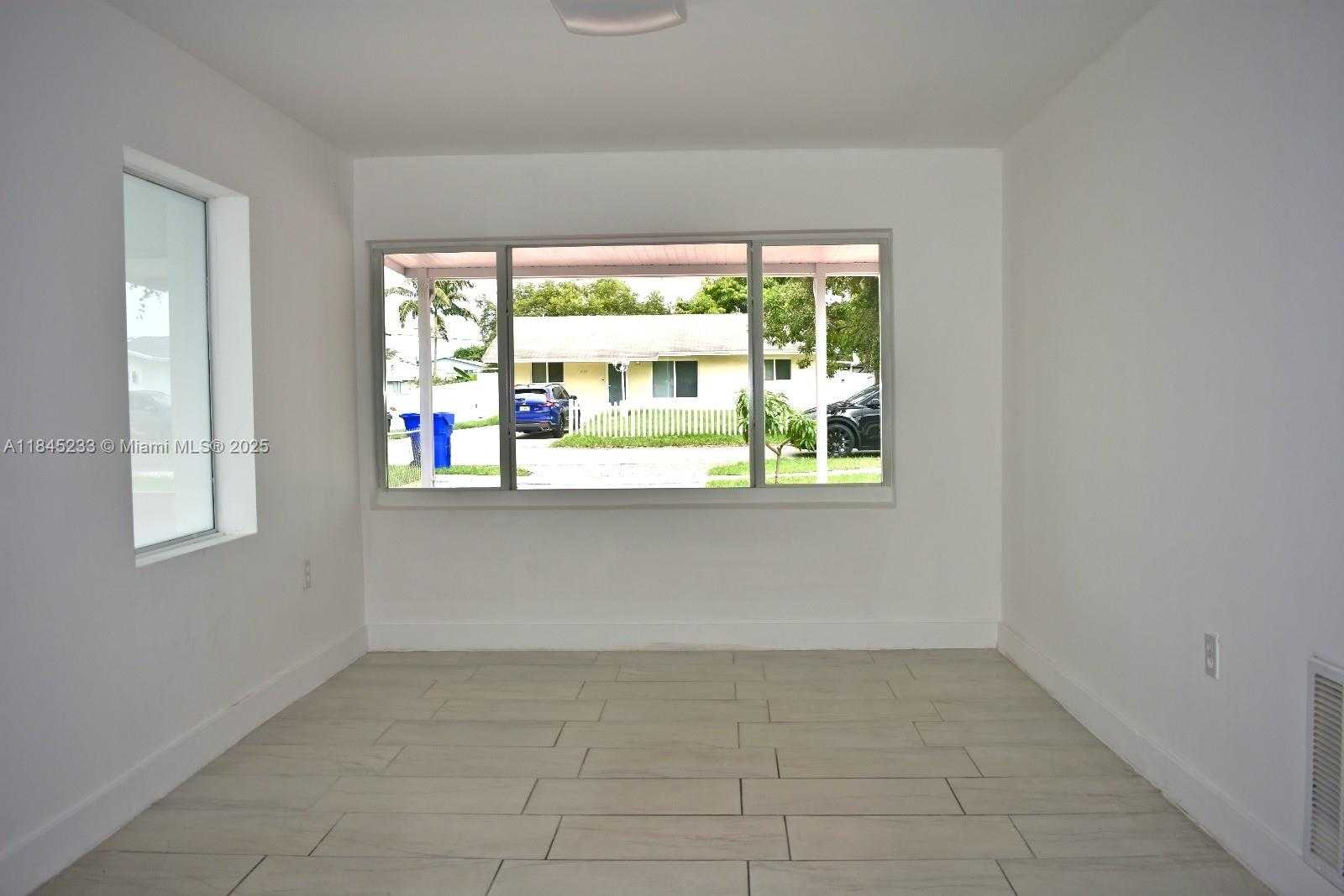 Small Image of 6120 HAYES ST, Hollywood Number 20