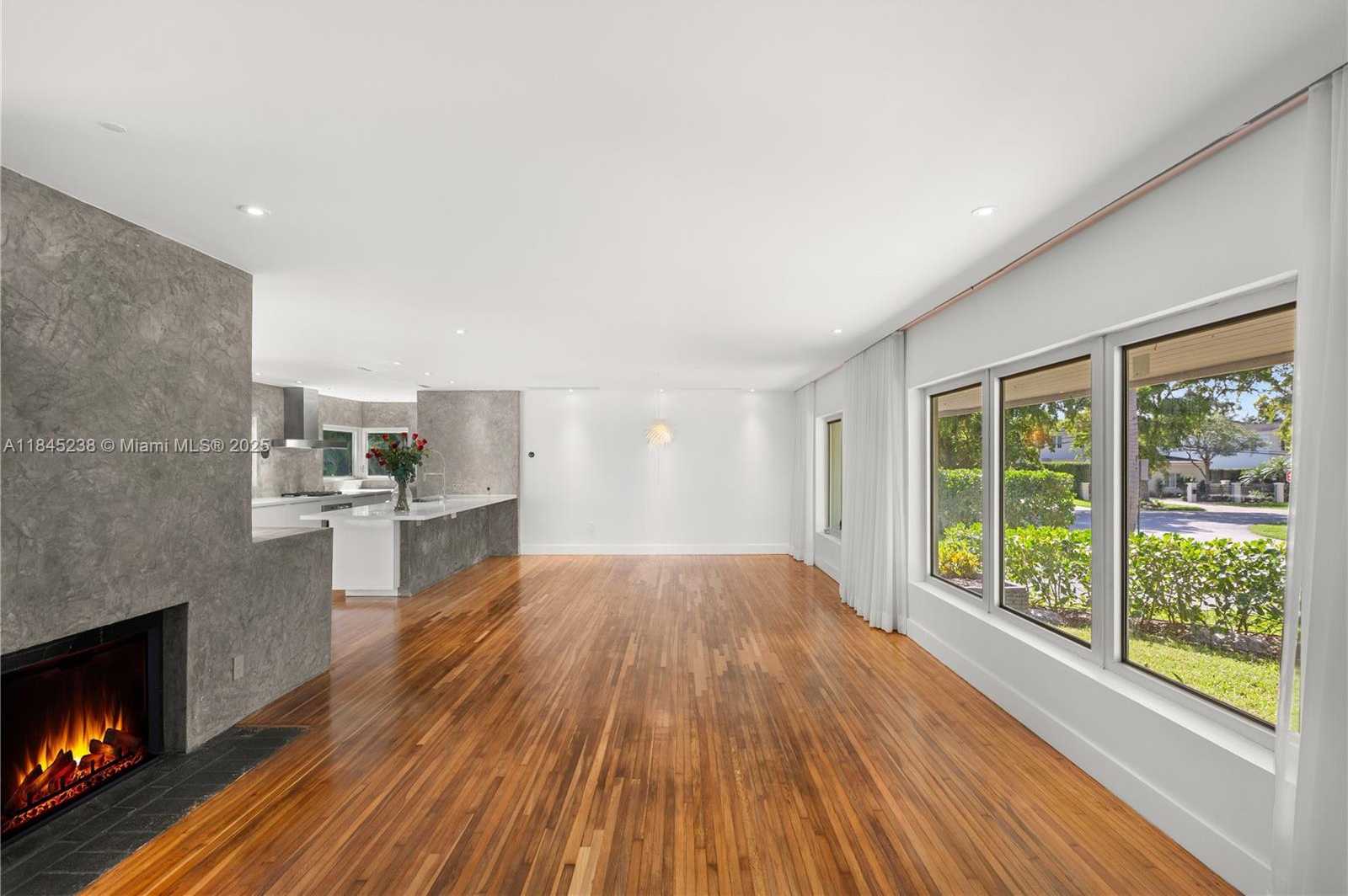 Small Image of 520 CASTANIA AVE, Coral Gables Number 17