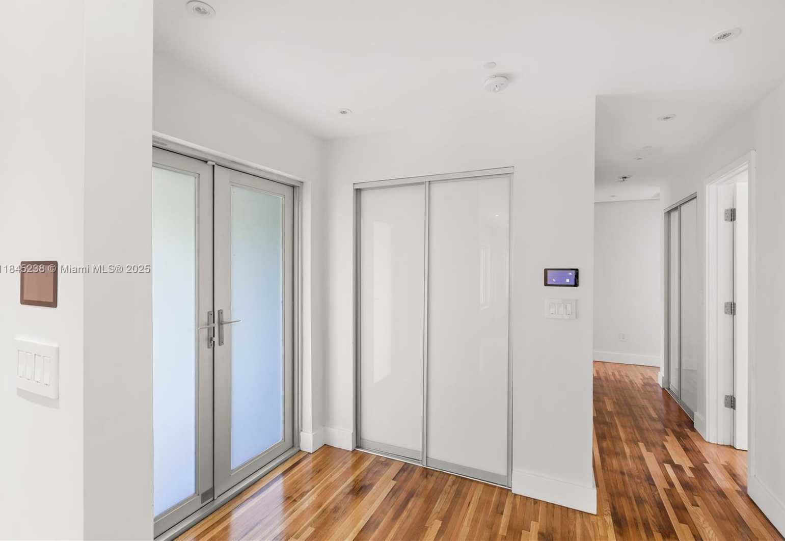 Small Image of 520 CASTANIA AVE, Coral Gables Number 18