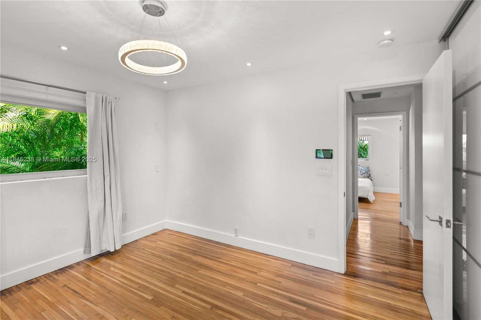 Small Image of 520 CASTANIA AVE, Coral Gables Number 27