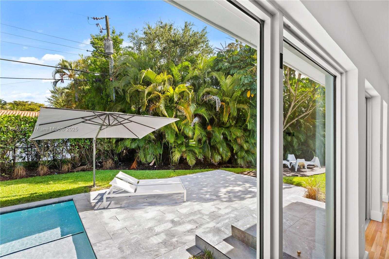 Small Image of 520 CASTANIA AVE, Coral Gables Number 29