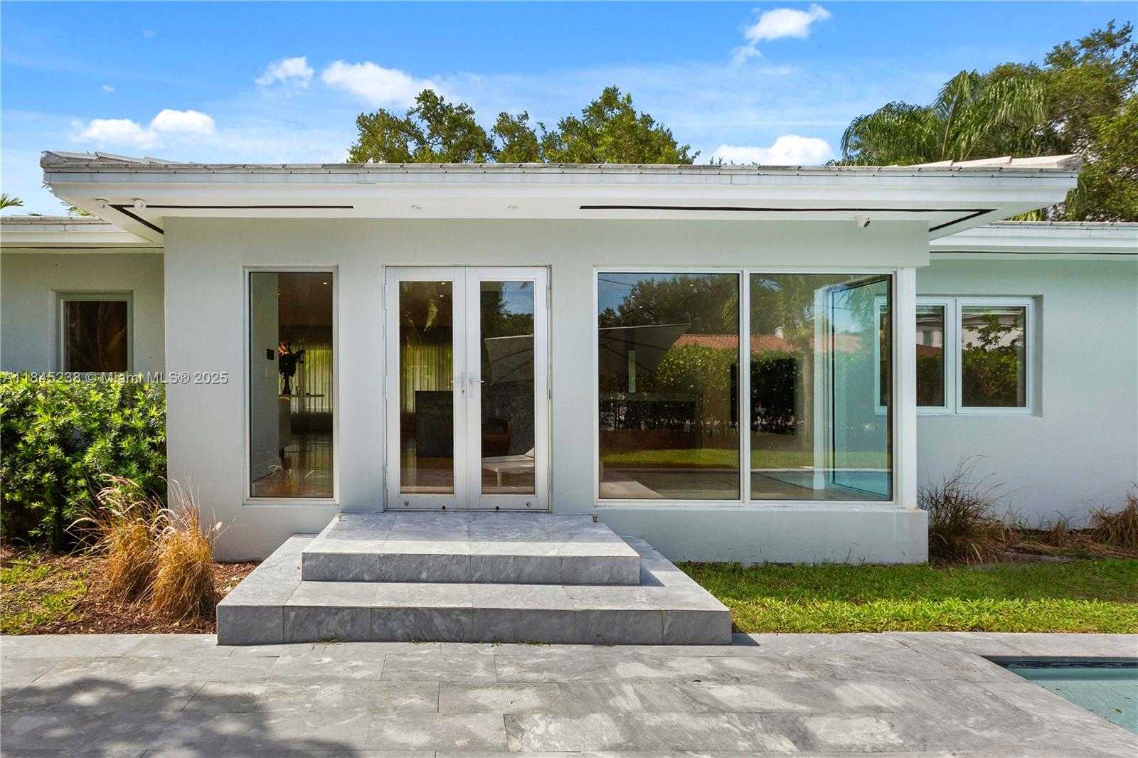 Small Image of 520 CASTANIA AVE, Coral Gables Number 30