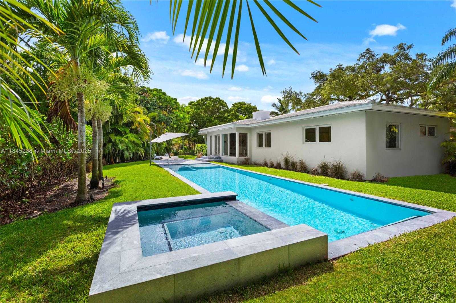 Small Image of 520 CASTANIA AVE, Coral Gables Number 34