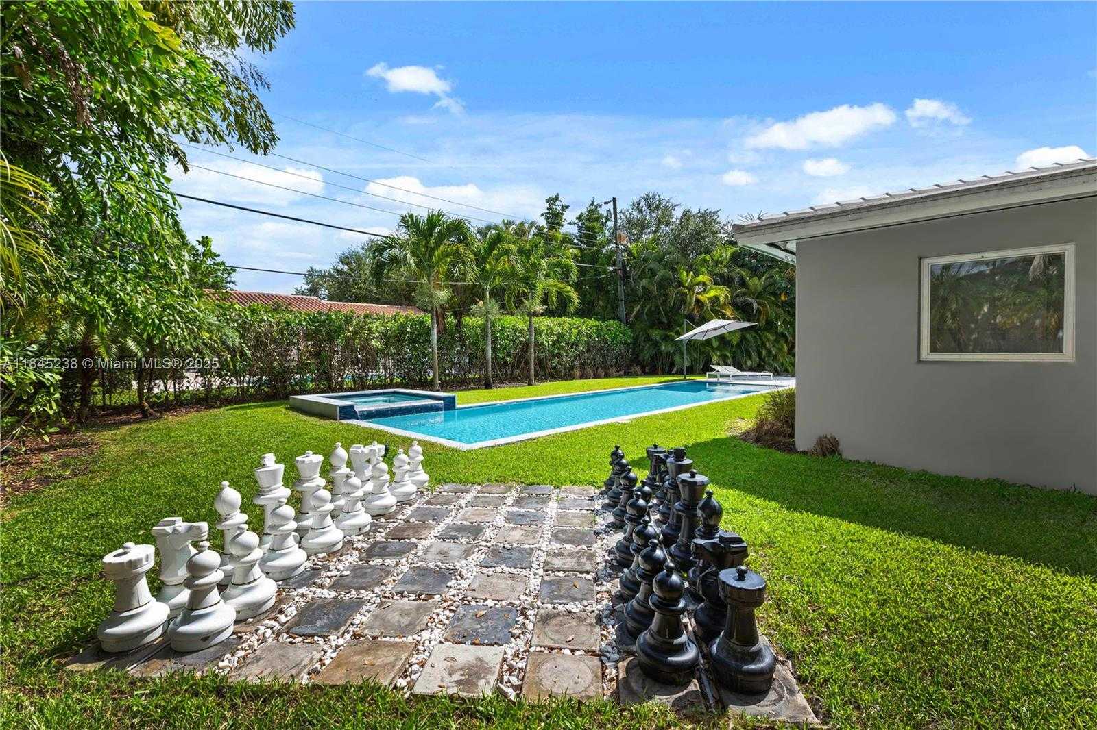 Small Image of 520 CASTANIA AVE, Coral Gables Number 35