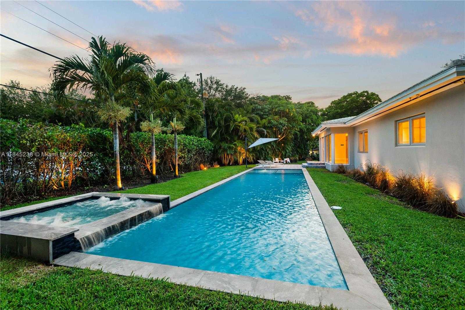 Small Image of 520 CASTANIA AVE, Coral Gables Number 37